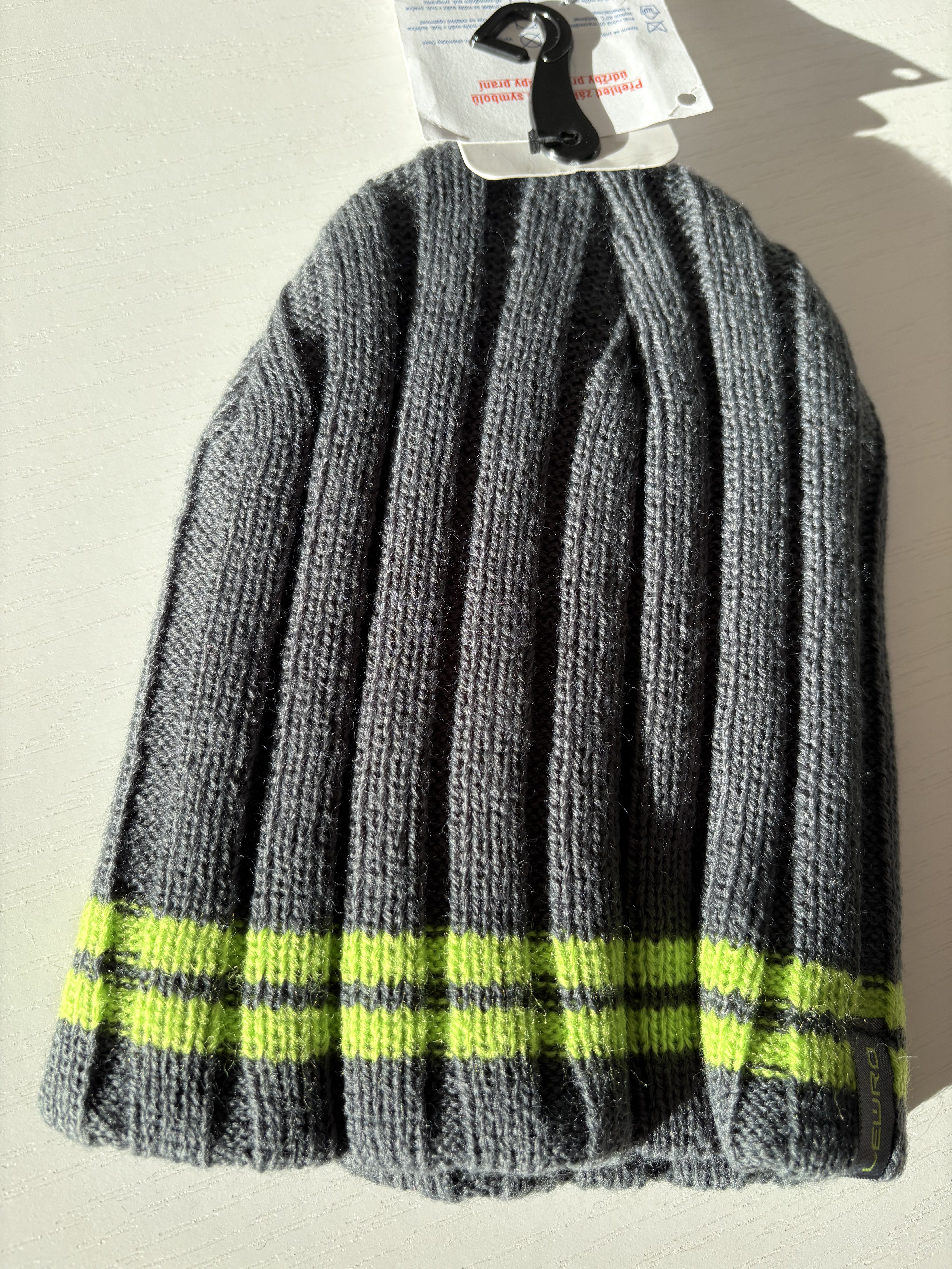 Children's dark gray hat Children's dark gray hat
